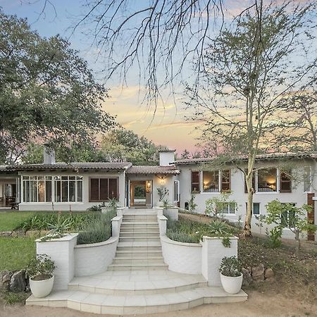 Amberhall Guesthouse Johannesburg Exteriör bild